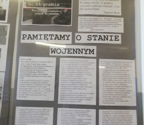 „Gdy gaśnie pamięć, dalej mówią już kamienie…”