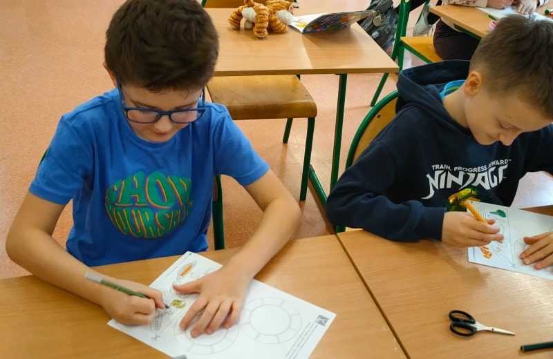 „Z kotem Amadeuszem przez świat wartości i emocji” w klasie 3 – Światowy Dzień Jedzenia i Gotowania