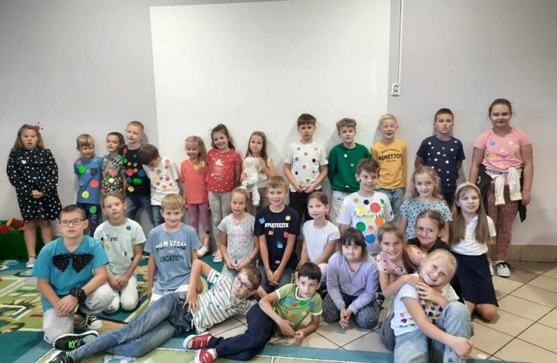 Fotorelacja z Międzynarodowego Dnia Kropki w klasach 1-3