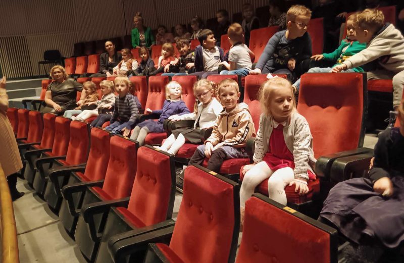 Wycieczka 5 i 6-latków do Teatru im. A. Mickiewicza w Częstochowie